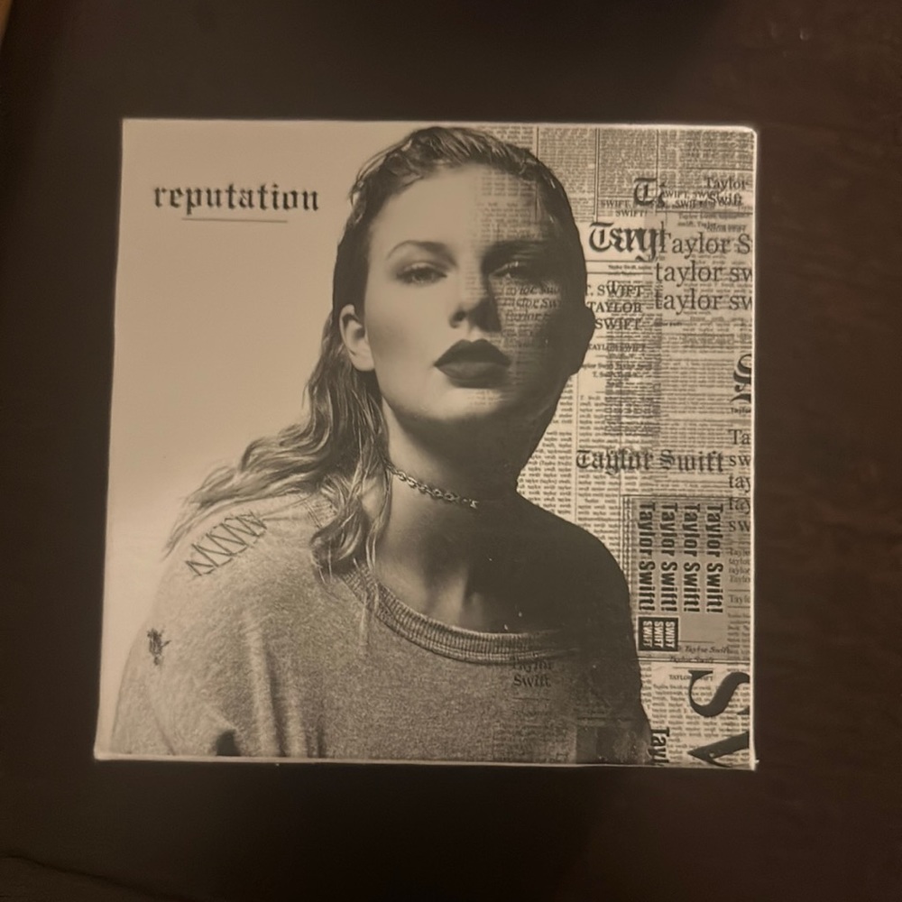 Taylor Swift snake ring